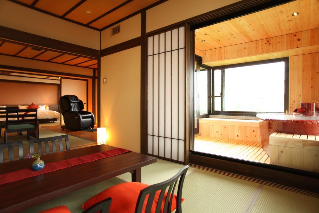 Hotel Higashidate Яманучи Екстериор снимка