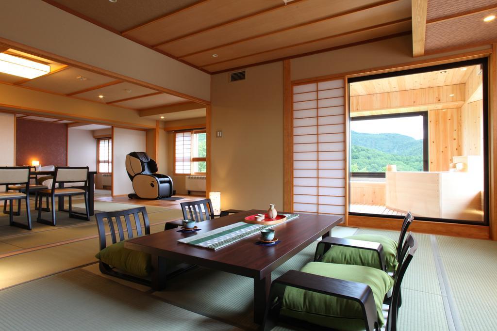 Hotel Higashidate Яманучи Екстериор снимка