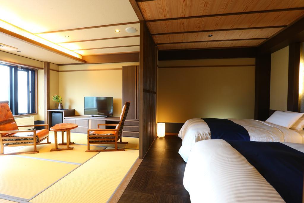 Hotel Higashidate Яманучи Екстериор снимка