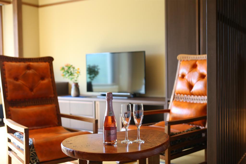 Hotel Higashidate Яманучи Екстериор снимка