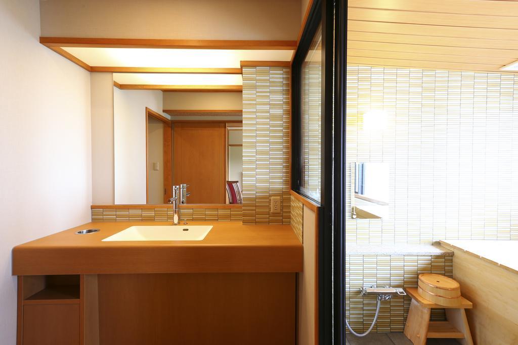 Hotel Higashidate Яманучи Екстериор снимка