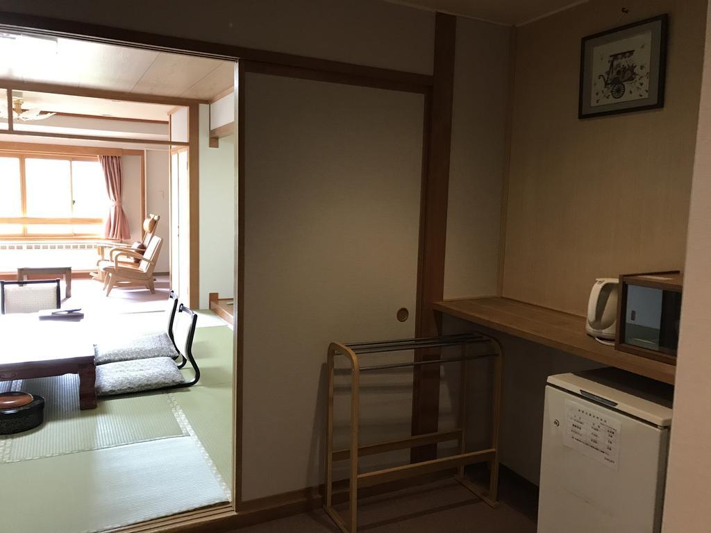 Hotel Higashidate Яманучи Екстериор снимка