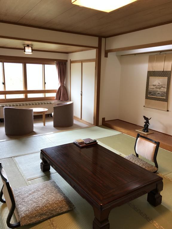Hotel Higashidate Яманучи Екстериор снимка